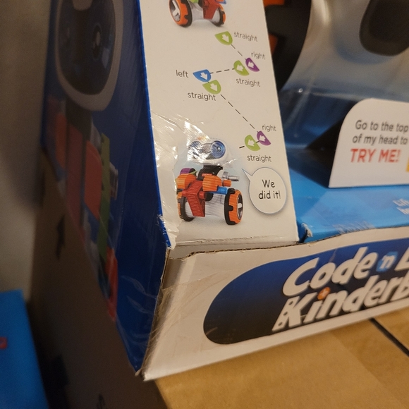 Fisher Price Code and Learn KinderBot - Picture 11 of 12